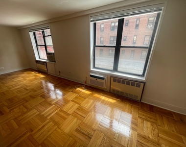 102-20 67th Drive - Photo Thumbnail 18