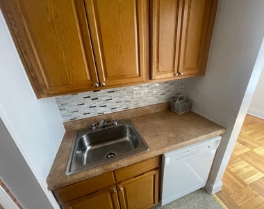102-20 67th Drive - Photo Thumbnail 4
