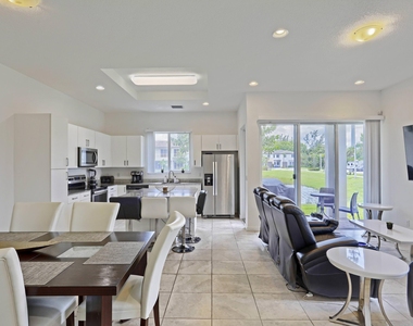 1211 Pioneer Way - Photo Thumbnail 9