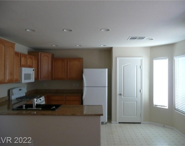 9336 Freedom Heights Avenue - Photo Thumbnail 6