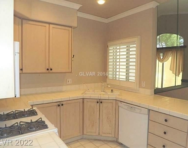 7612 Valley Green Drive - Photo Thumbnail 5