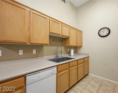 3325 Cactus Shadow Street - Photo Thumbnail 9