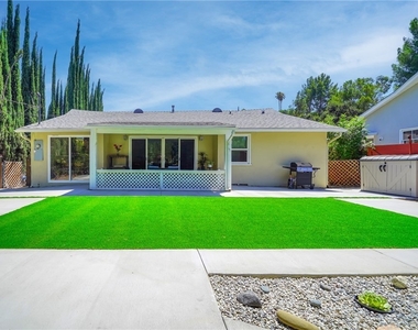 22015 Mulholland Way - Photo Thumbnail 27