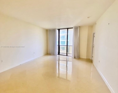 16275 Collins Ave - Photo Thumbnail 5