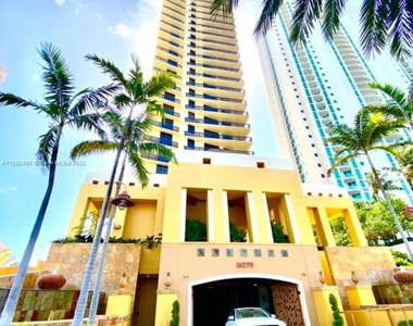 16275 Collins Ave - Photo Thumbnail 0