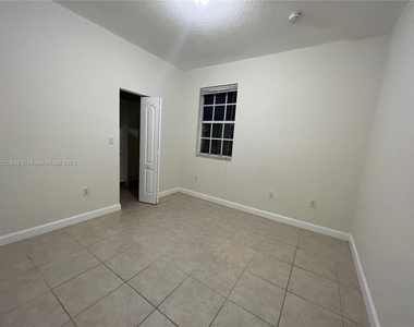 15272 Sw 9th Way - Photo Thumbnail 15