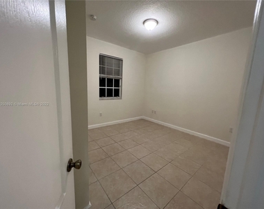 15272 Sw 9th Way - Photo Thumbnail 14