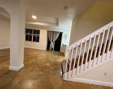 15272 Sw 9th Way - Photo Thumbnail 4