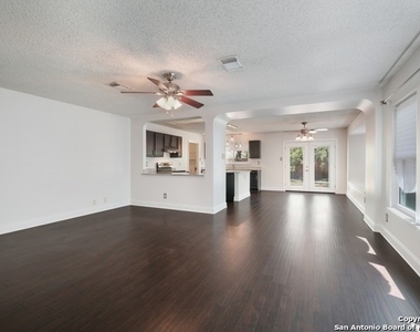 8021 Coral Meadow Dr - Photo Thumbnail 2