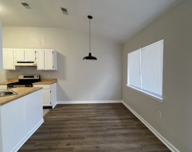 8046 Pioneer Oak - Photo Thumbnail 4