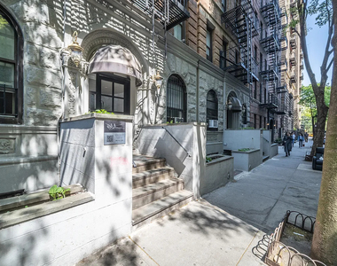 15 West 64th Street - Photo Thumbnail 8