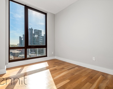 31 Debevoise Street - Photo Thumbnail 6