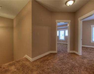 2930  Grand Oaks Loop - Photo Thumbnail 16