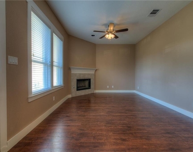 2930  Grand Oaks Loop - Photo Thumbnail 7