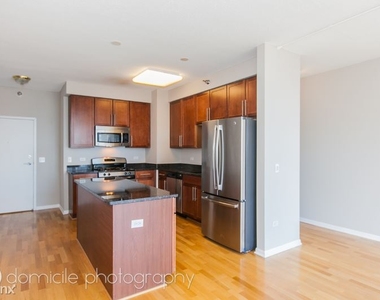 1134 W Granville Ave Unit 815 - Photo Thumbnail 3