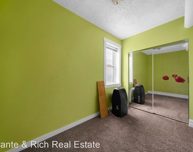 2512 W Lyndale Unit G - Photo Thumbnail 9