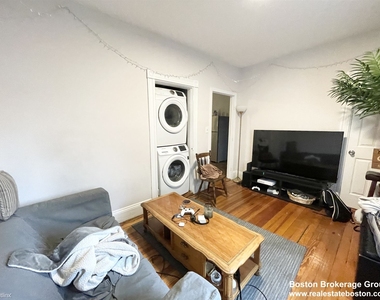 692 Columbia Rd # 2r - Photo Thumbnail 0