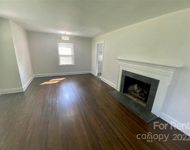 1133 Roanoke Avenue - Photo Thumbnail 3