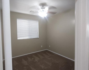 5936 Magic Oak Street - Photo Thumbnail 8