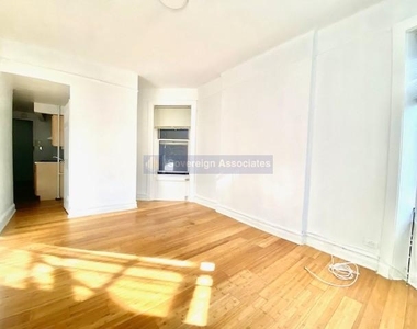 936 West End Avenue - Photo Thumbnail 2