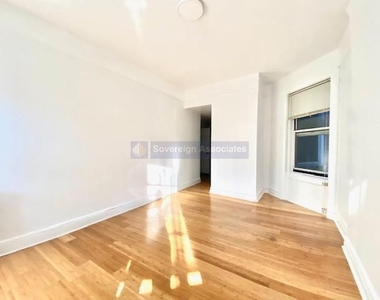 936 West End Avenue - Photo Thumbnail 3