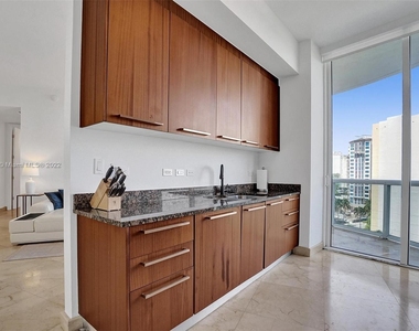 16001 Collins Ave - Photo Thumbnail 16