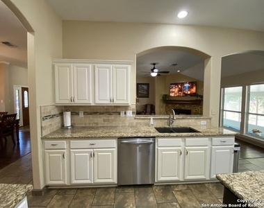 1604 Canyon Oak - Photo Thumbnail 14