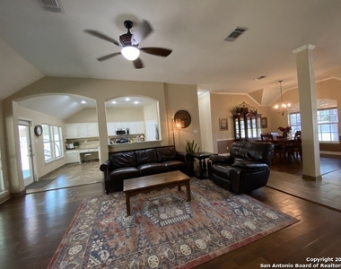 1604 Canyon Oak - Photo Thumbnail 10