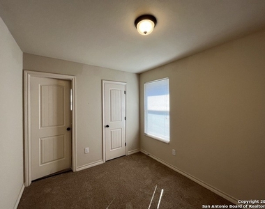 6019 Karly Way - Photo Thumbnail 20