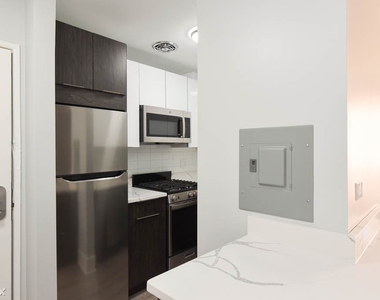 6201 N. Kenmore, Unit 405 - Photo Thumbnail 1