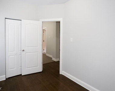 1106 W. Glenlake, Unit 3 - Photo Thumbnail 15