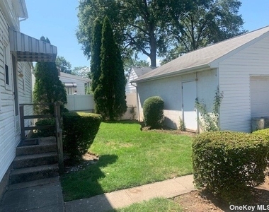 434 Garfield Avenue - Photo Thumbnail 1