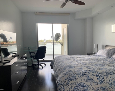 17050 N Bay Rd Apt 804 - Photo Thumbnail 7