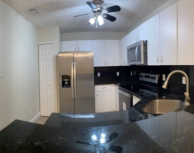 11432 Sw 17th Ct - Photo Thumbnail 5