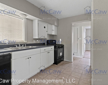 425 Highcrest Dr. - Photo Thumbnail 2