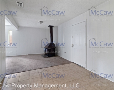 425 Highcrest Dr. - Photo Thumbnail 4