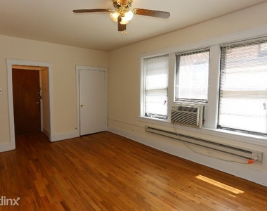 3728 N. Pine Grove, Unit 2w - Photo Thumbnail 8