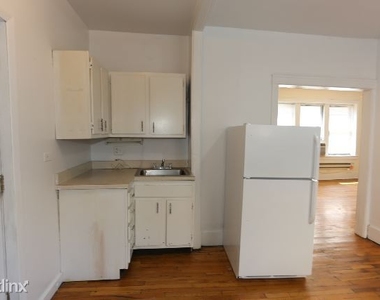 3728 N. Pine Grove, Unit 2w - Photo Thumbnail 1