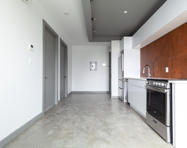 410 Tompkins Avenue - Photo Thumbnail 4