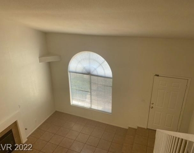 8448 Majestic View Avenue - Photo Thumbnail 16