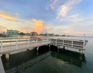 5575 Gulf Boulevard - Photo Thumbnail 4