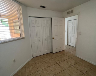 8900 Nw 107 Ct - Photo Thumbnail 10