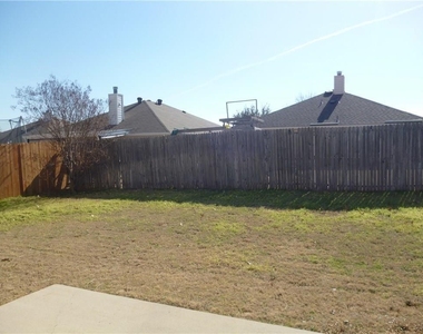 733 Sequoia Drive - Photo Thumbnail 16