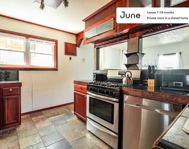 3922 North Ashland Avenue - Photo Thumbnail 12