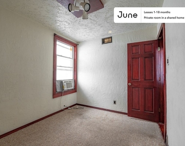 3922 North Ashland Avenue - Photo Thumbnail 0