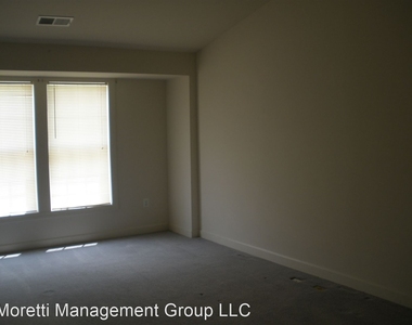 1519 Regent Manor Court - Photo Thumbnail 12