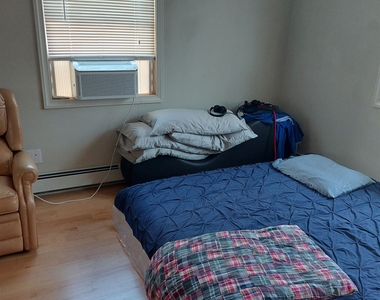 75 Easton St Apt 1 - Photo Thumbnail 12