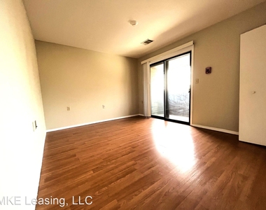 9055 N Park Plaza Court - Photo Thumbnail 6