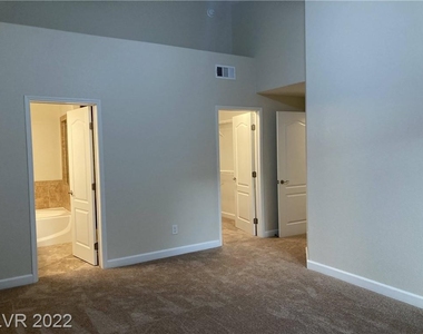 10221 King Henry Avenue - Photo Thumbnail 14