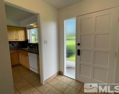 102 Smithridge Park - Photo Thumbnail 4